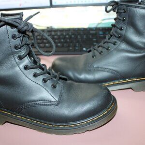 Dr. Martens Unisex-Child 1460 Softy T Boot